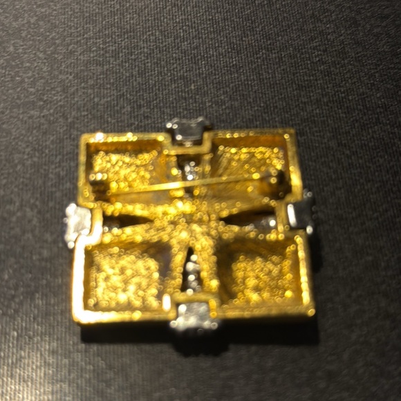 70's Brooch LCi Bow Box Shape Brooch Liz Claiborne Crystal Rhinestones - Picture 4 of 5